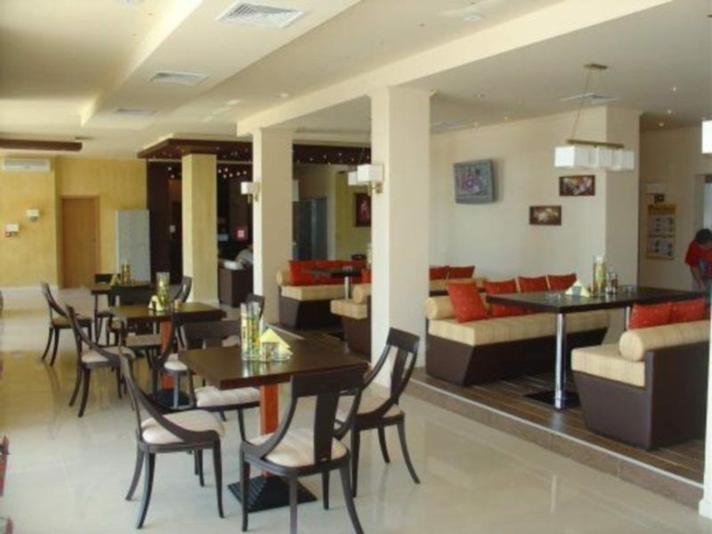 Golden Beach Aparthotel Sunny Beach Exterior photo